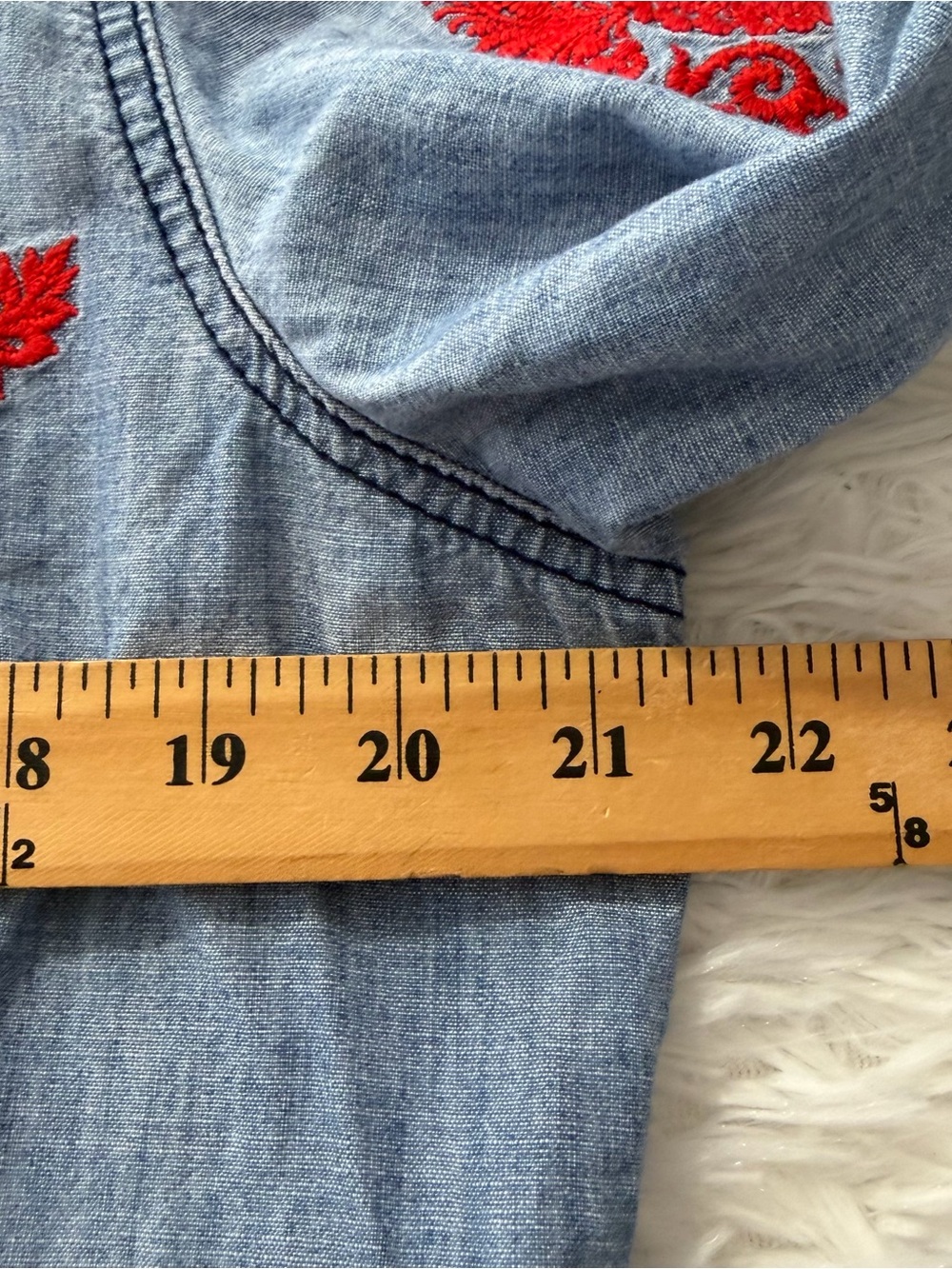 Sundance Womens XL Blue Red Denim Chambray Floral Embroidered Button Up Top - Picture 5 of 7